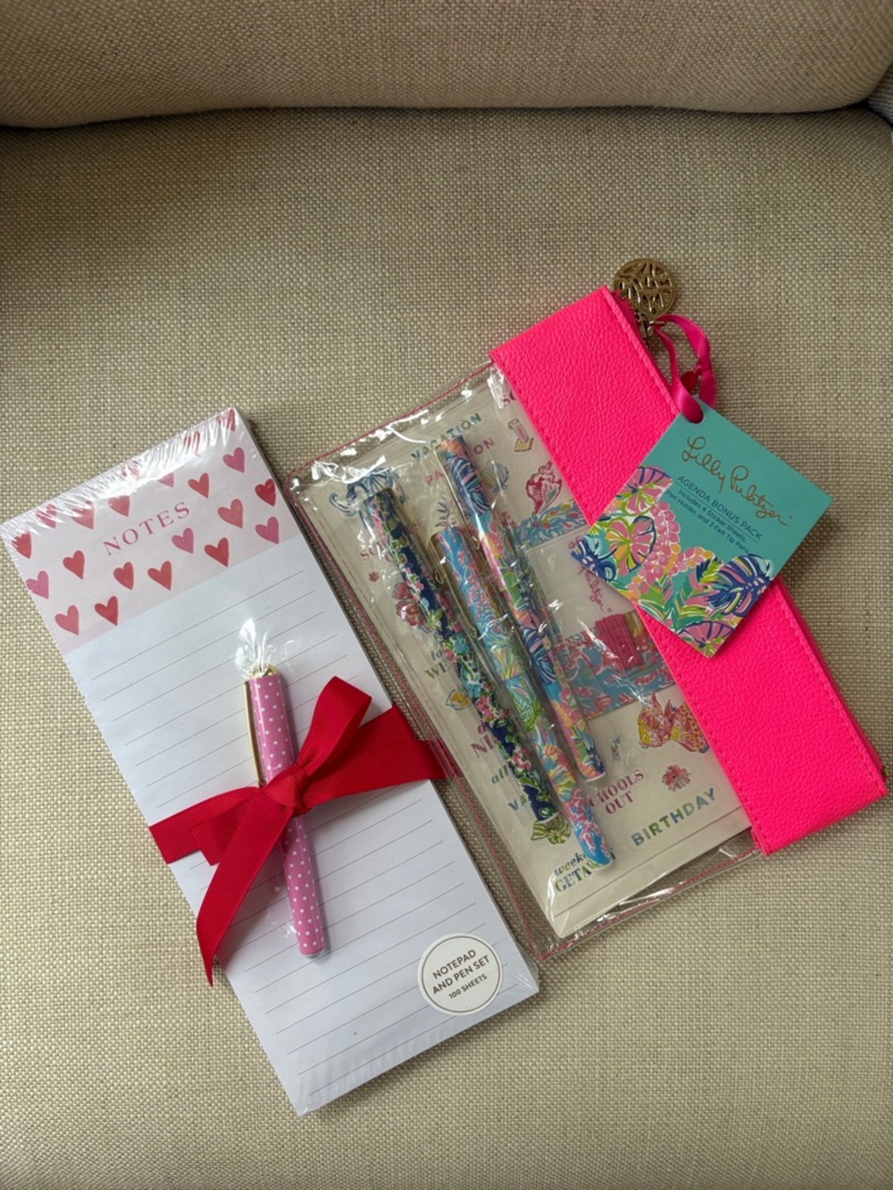 NWT Lilly Pulitzer Neon Pink Stationery Pouch & heart notepad - pen